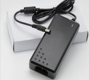 12V 5A CCTV 전력 공급, AC DC는 전력 공급 충전기를 60 와트 변압기 지도했습니다