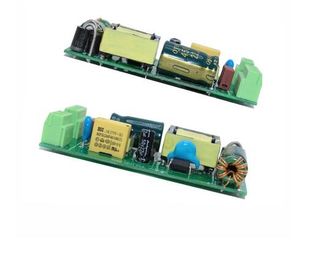 12V 1.25A 15W dc는 플라스틱 덮개 및 나사식 터미널을 가진 엇바꾸기 전력 공급을 지도했습니다