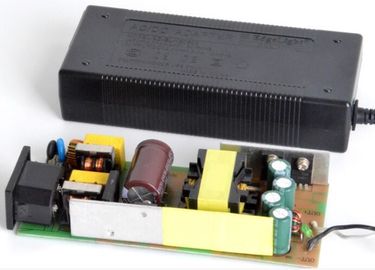 12v 8a 96 와트 5.5*25mm DC 연결관을 가진 탁상용 힘 접합기 AC 직류 전원 접합기