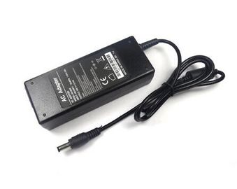 데스크탑 12 볼트 7 Equipmen/의학 시설 감시를 위한 Amp 전력 공급 85Watt 힘 접합기