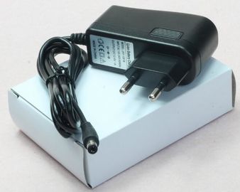 녹색 회전 빛을 가진 4.2V 12.6V 16.8V Li 이온 18650 배터리 충전기/납축 전지 충전기