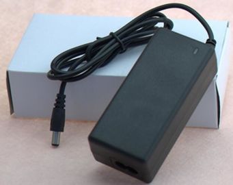 EU Au를 가진 까만 12V 2.5A 3A 5A 벽 산 AC 직류 전원 접합기 저희 지도된 램프를 위한 영국 마개