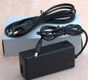 EU Au를 가진 까만 12V 2.5A 3A 5A 벽 산 AC 직류 전원 접합기 저희 지도된 램프를 위한 영국 마개