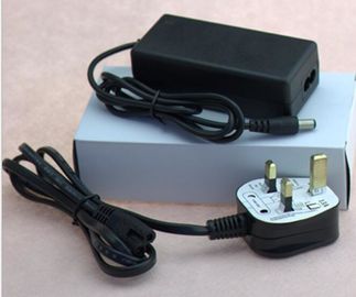 EU Au를 가진 까만 12V 2.5A 3A 5A 벽 산 AC 직류 전원 접합기 저희 지도된 램프를 위한 영국 마개