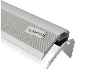 LED LED를 위한 층계를 위한 알루미늄 단면도 유포자는 단면도 공간에 의하여 서리로 덥은 유백색 PC 덮개를 벗깁니다