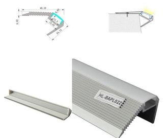 LED LED를 위한 층계를 위한 알루미늄 단면도 유포자는 단면도 공간에 의하여 서리로 덥은 유백색 PC 덮개를 벗깁니다
